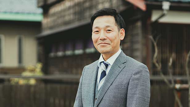 フロント　宮川 佳隆