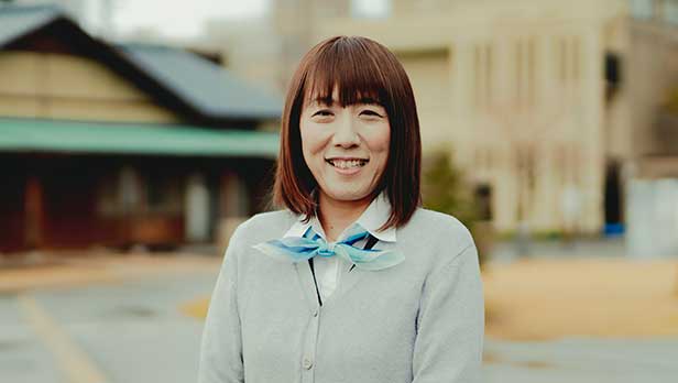 フロント　柏谷 恵美